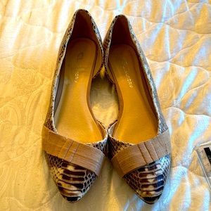 Chinese Laundry Size ten flat.  Crocodile pattern.